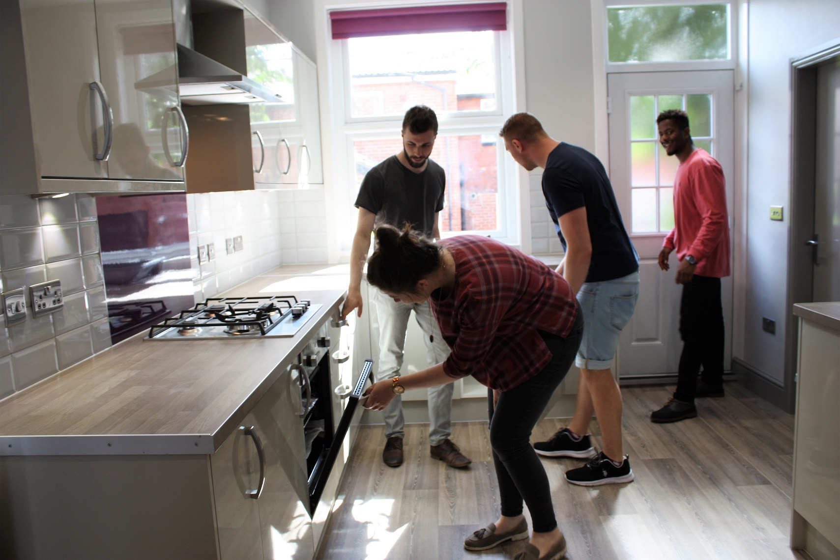 Moving In and Out Guide - Kitchen and students 